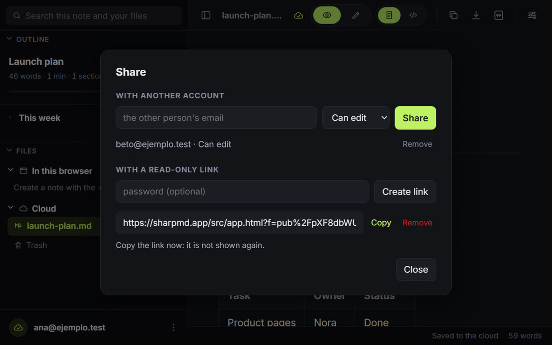The sharing box of a note: a person invited by email and a public link with a password